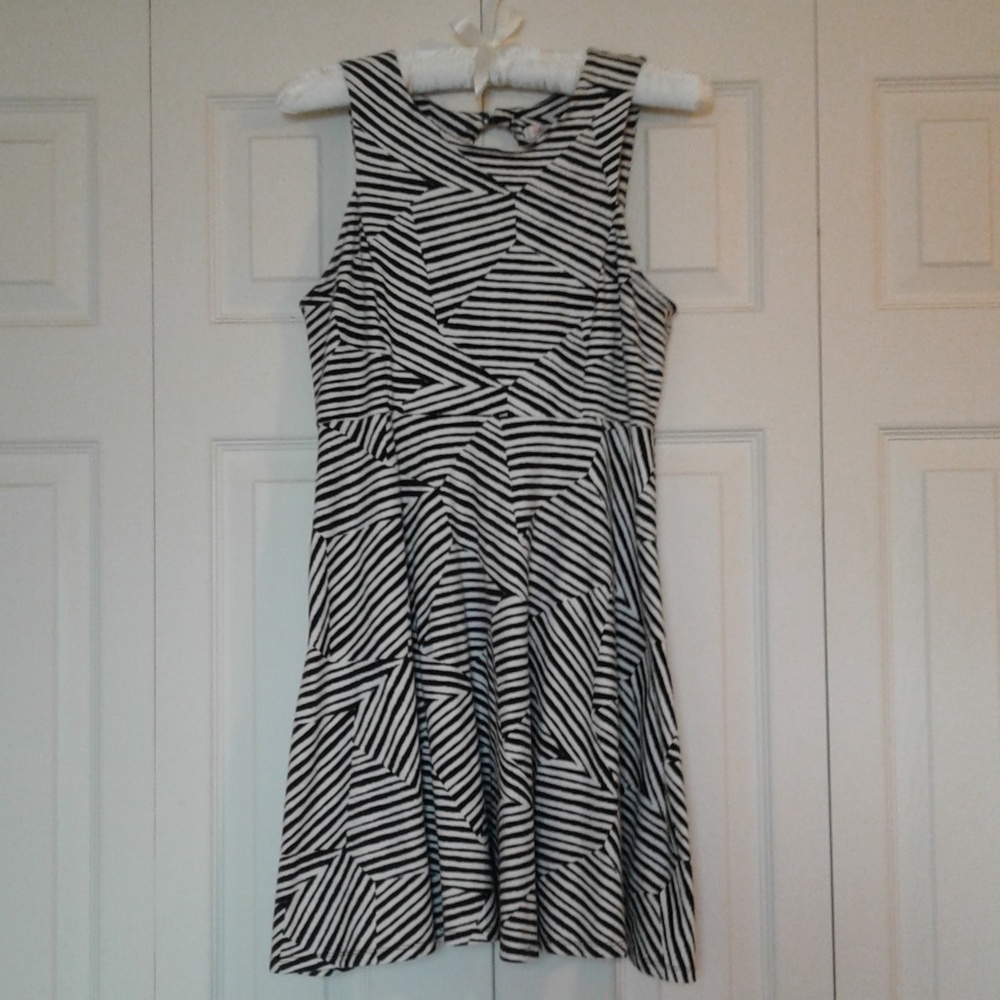 Xhilaration Black and White Geometric Stripe Dress